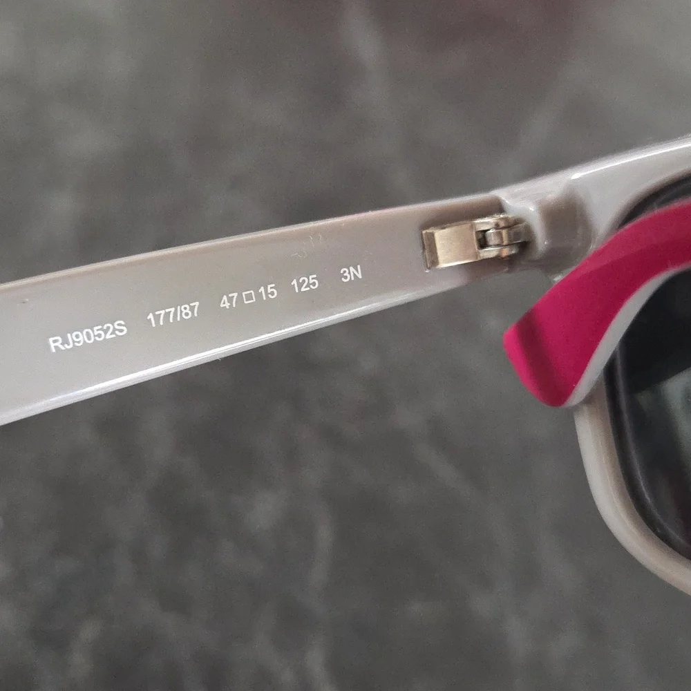 RayBan Junior RJ9052S Sunglasses